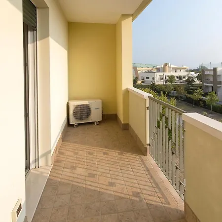 Robinia/Pinetine Lido Altanea Apartment Caorle Exterior photo