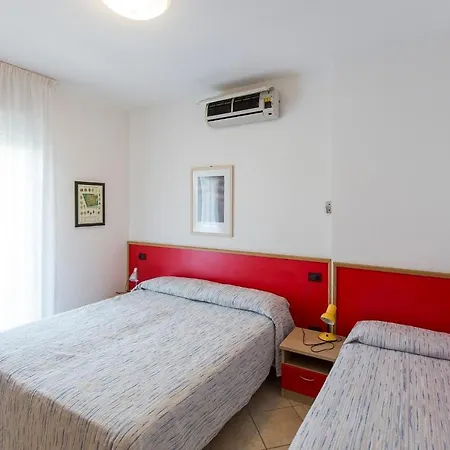 Robinia/Pinetine Lido Altanea Apartment Caorle Exterior photo
