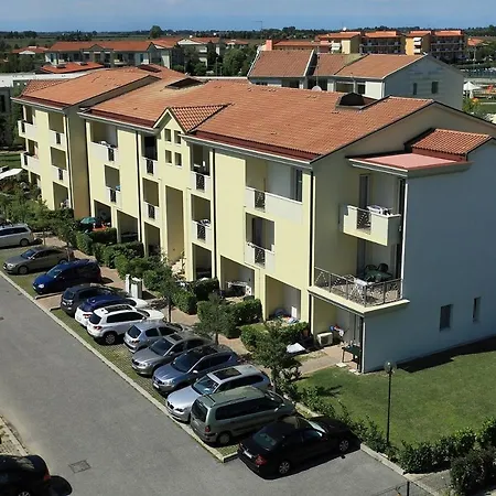Robinia/Pinetine Lido Altanea Apartment Caorle Exterior photo
